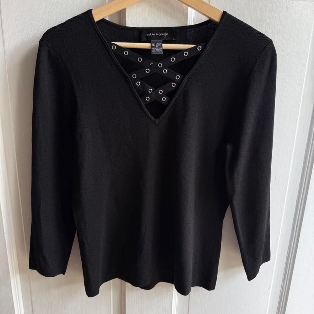 Cable-gauge Women's Black Blouse